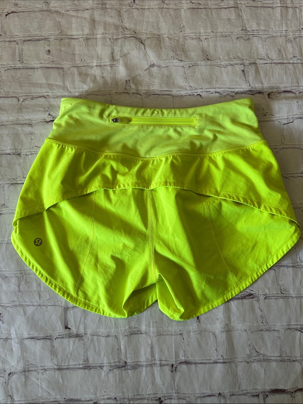 Lululemon Speed Up Mid-rise 4” Highliter Yellow Neon Running Short Size 2 XS - Picture 4 of 7